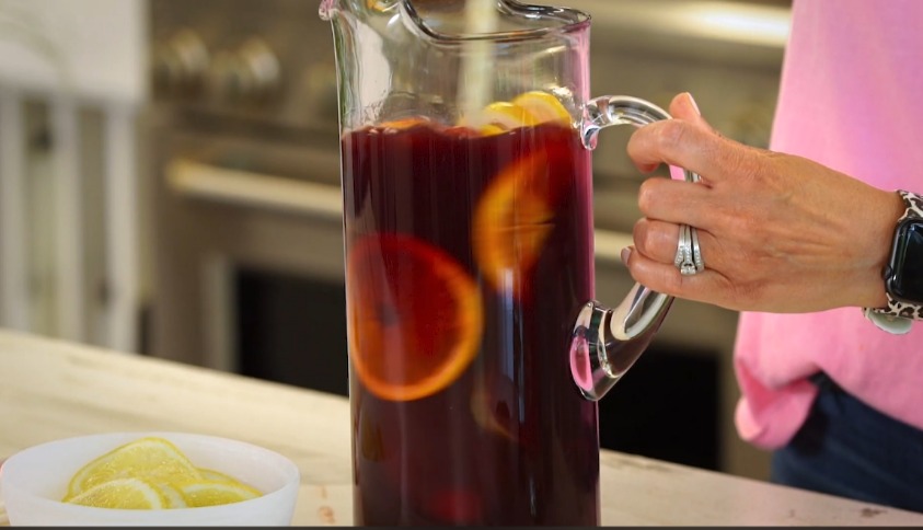 Sangria vs Red Wine: Differences, Origins, and Classification