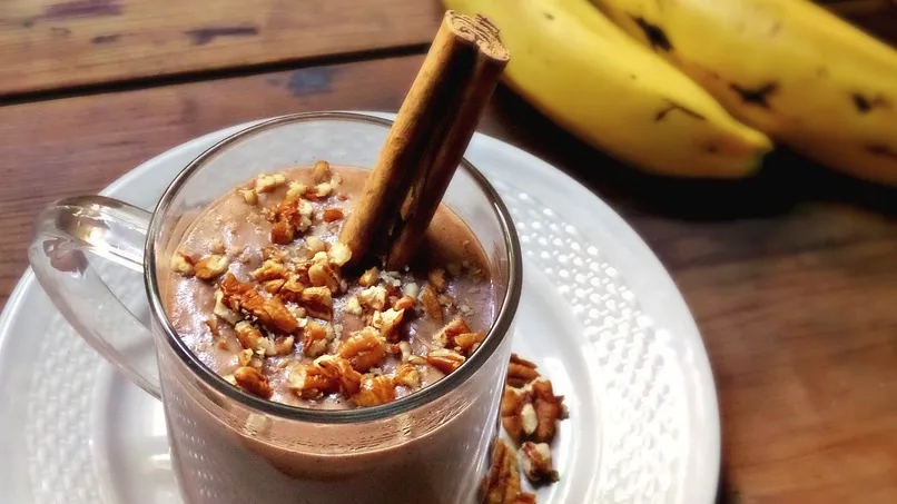 7. Cinnamon Banana Smoothie