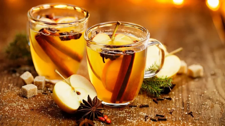 The Best Whiskeys for a Hot Toddy: Expert Bartender Recommendations for the Perfect Winter Drink